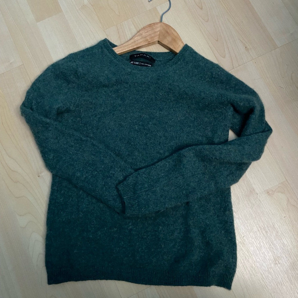 100% Cashmere Green Sweater